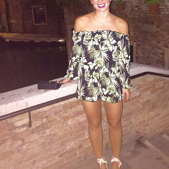 Charlotte Russe Other - Charlotte Russe Palm Print Romper size Small
